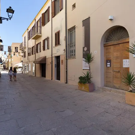 Konukevi Casa Dei Liuti Luxury Alghero
